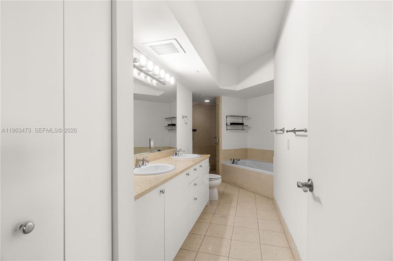 20000 E Country Club Dr, Unit 716, Aventura, FL 33180 Photo