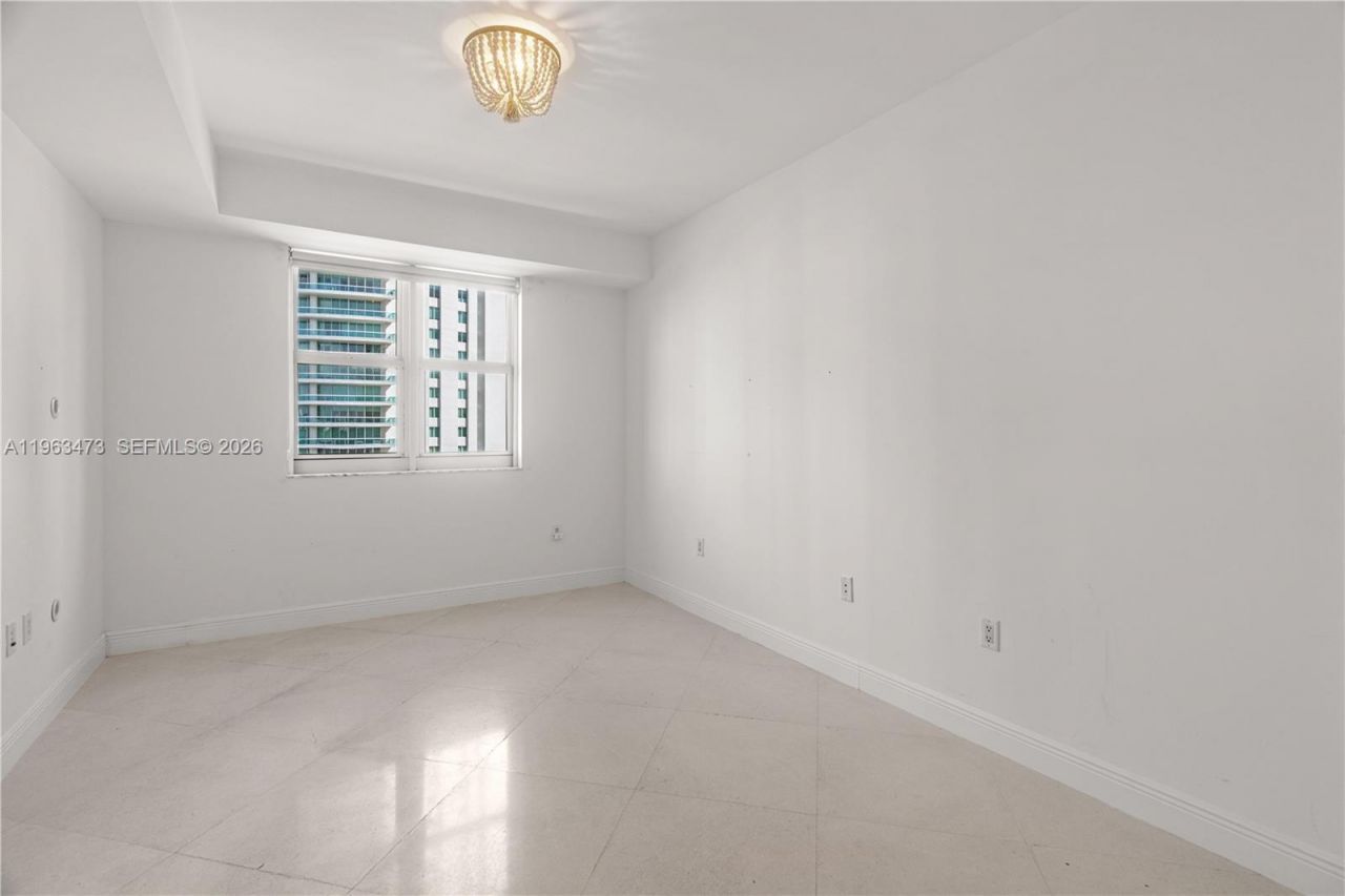20000 E Country Club Dr, Unit 716, Aventura, FL 33180 Photo