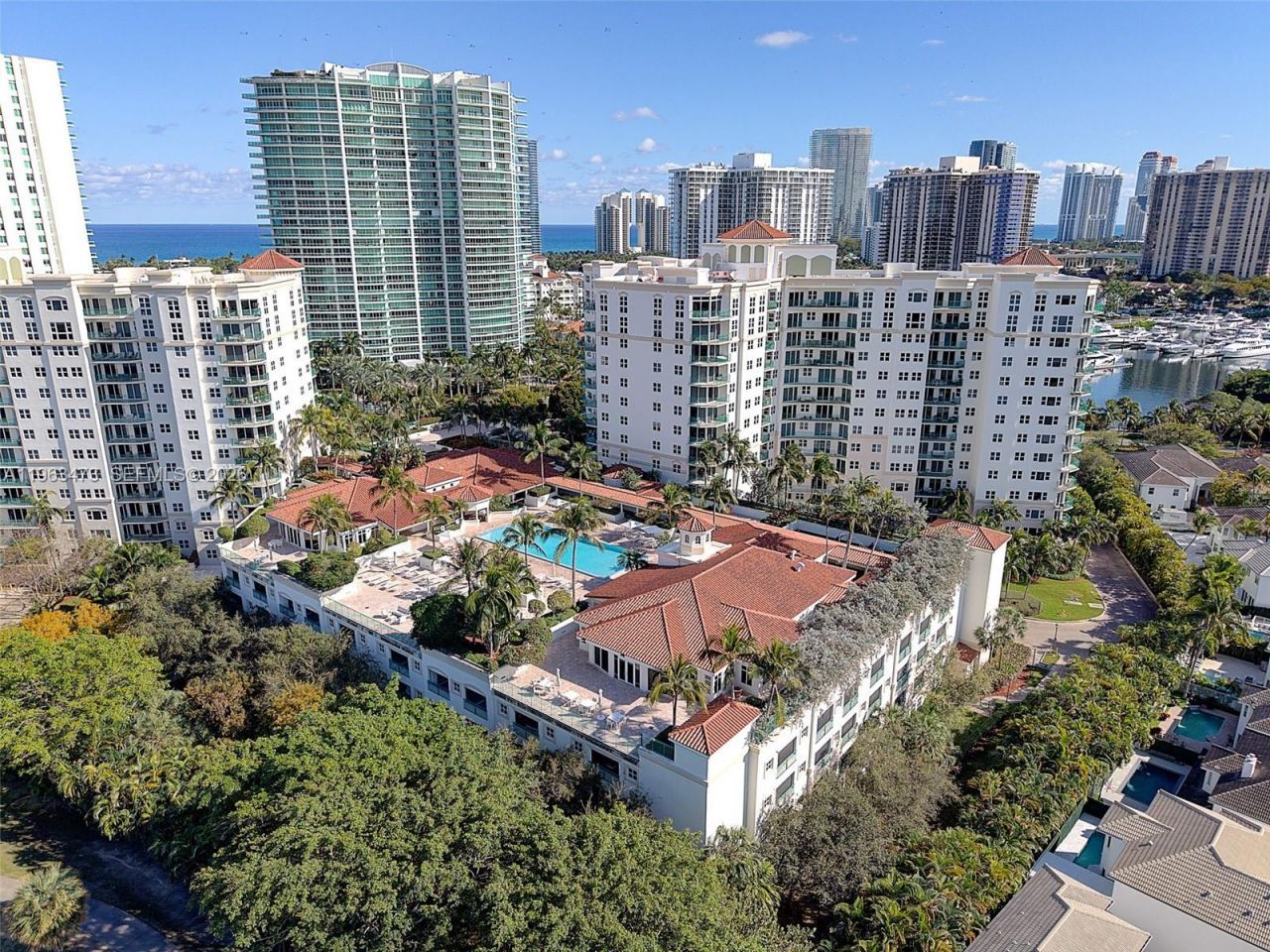 20000 E Country Club Dr, Unit 716, Aventura, FL 33180 Photo