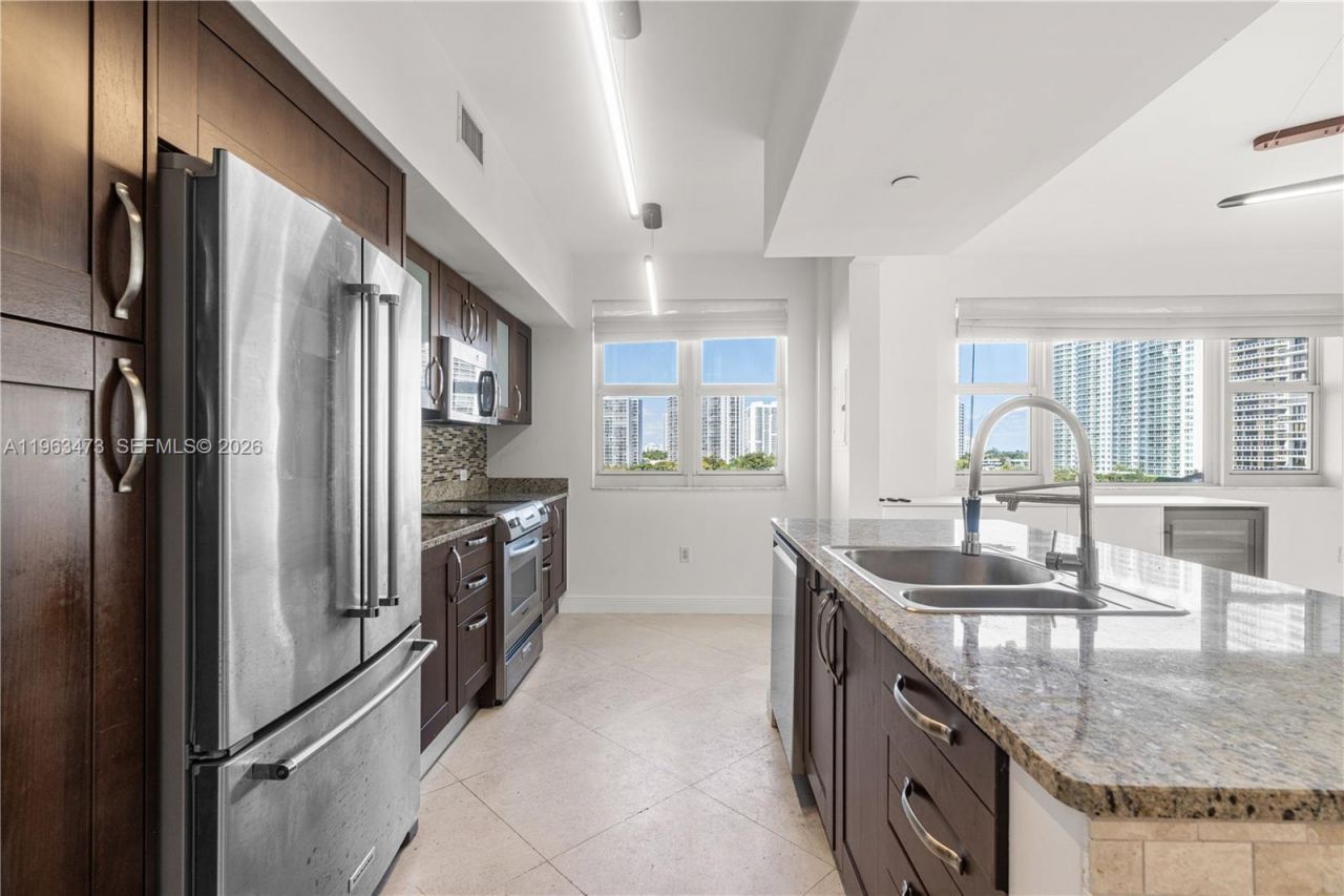 20000 E Country Club Dr, Unit 716, Aventura, FL 33180 Photo