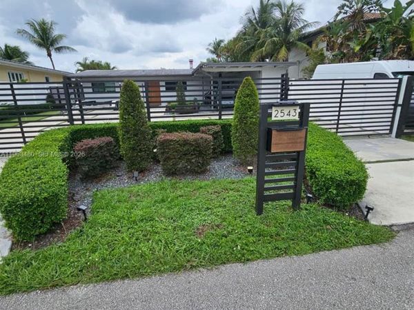 2543 Gulfstream Ln , Fort Lauderdale, FL 33312