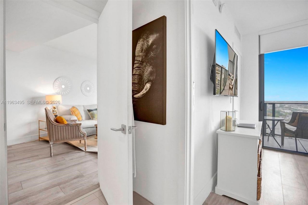 121 NE 34th St , Unit 1814, Miami, FL 33137 Photo