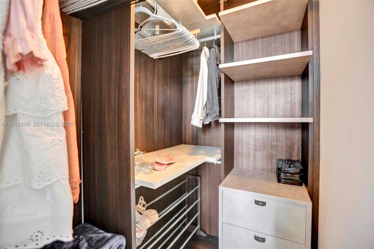 121 NE 34th St , Unit 1814, Miami, FL 33137 Photo