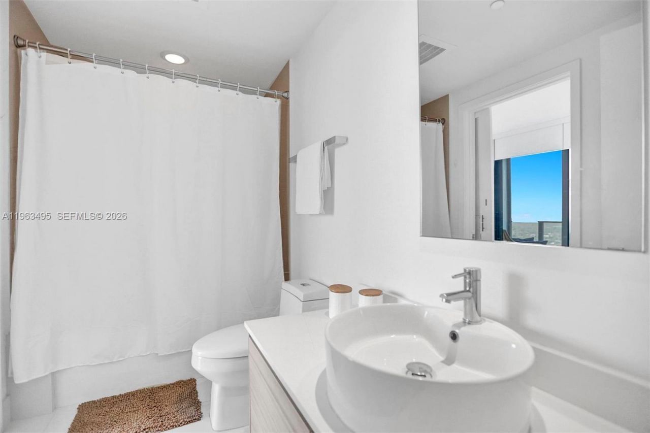 121 NE 34th St , Unit 1814, Miami, FL 33137 Photo