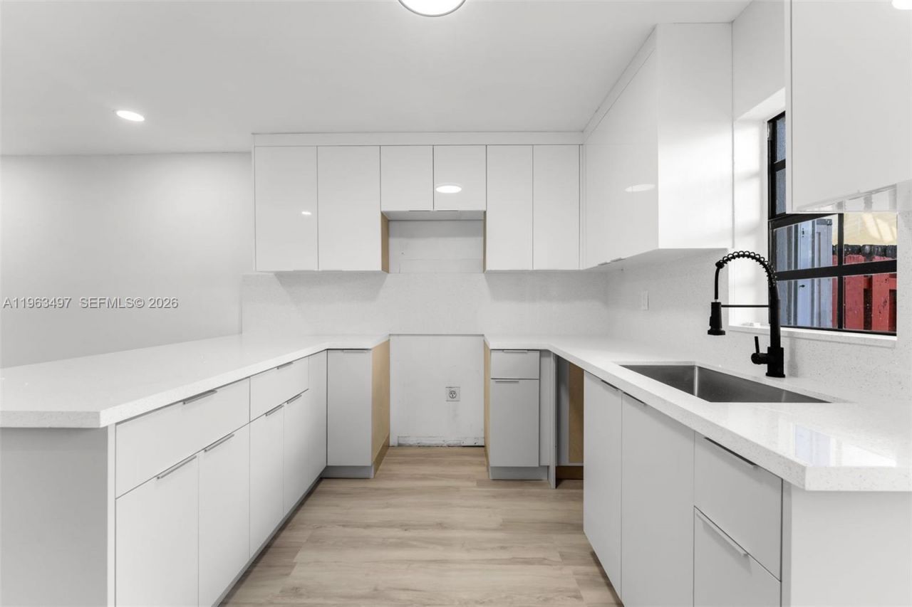 15430 SW 74th Cir Ct 506, Miami, FL 33193 Photo