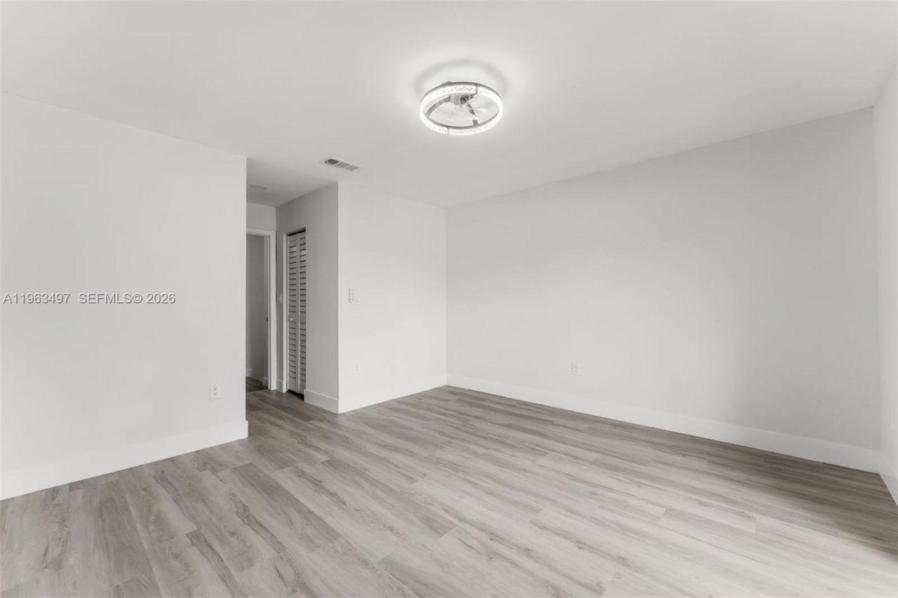 15430 SW 74th Cir Ct 506, Miami, FL 33193 Photo