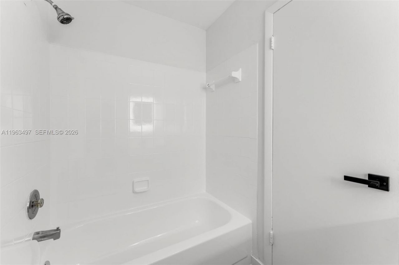 15430 SW 74th Cir Ct 506, Miami, FL 33193 Photo