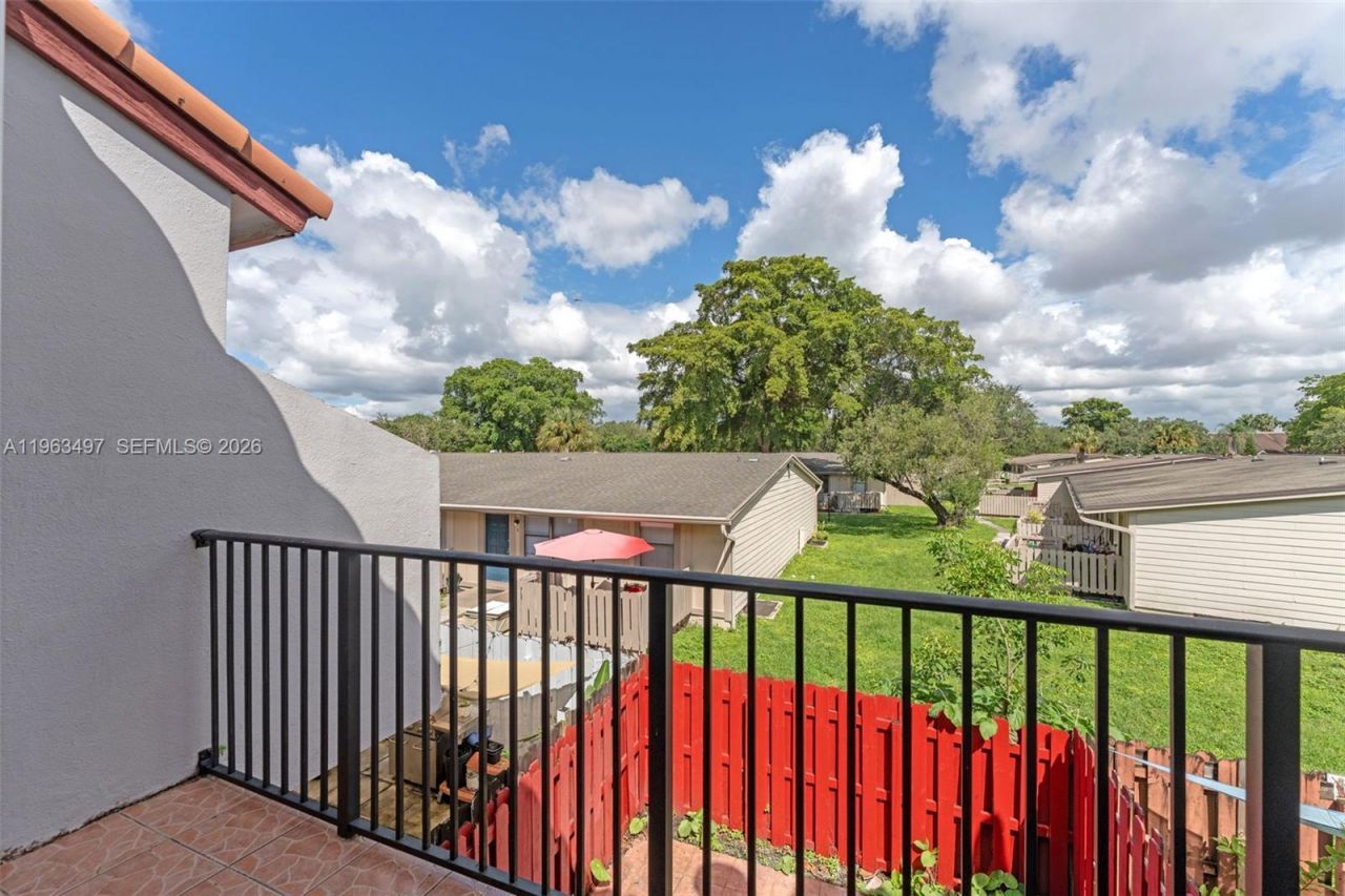 15430 SW 74th Cir Ct 506, Miami, FL 33193 Photo