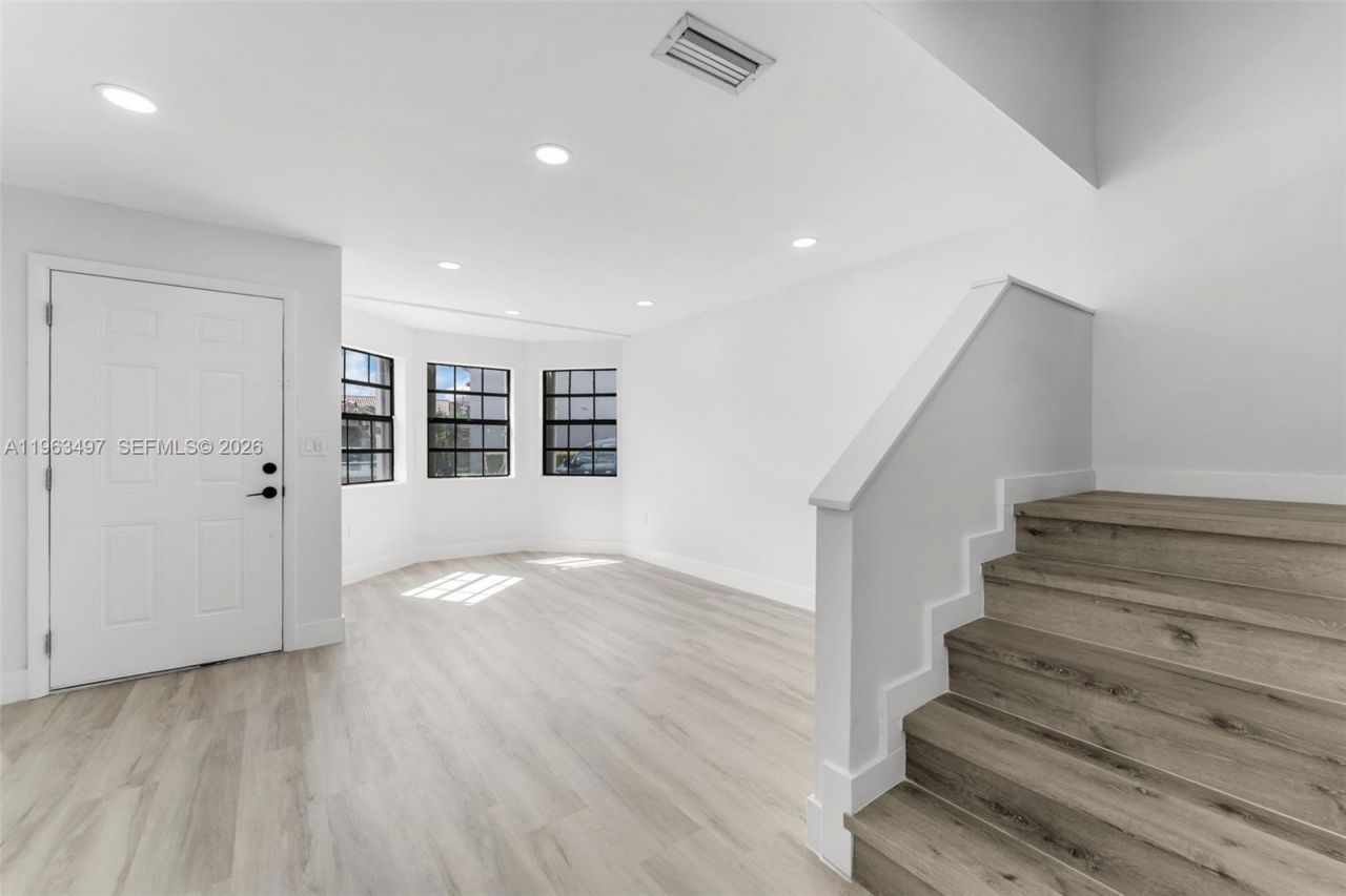 15430 SW 74th Cir Ct 506, Miami, FL 33193 Photo