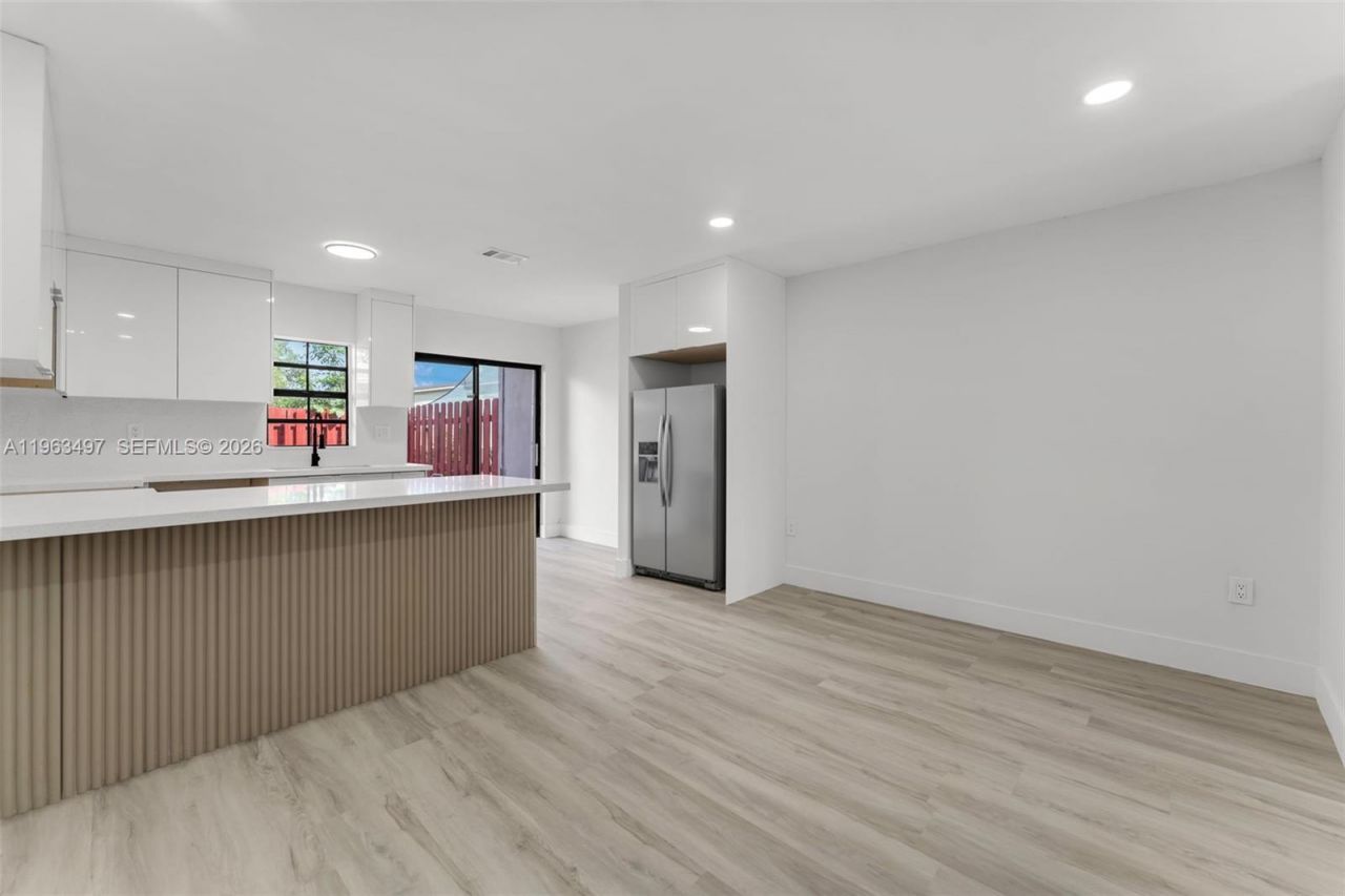 15430 SW 74th Cir Ct 506, Miami, FL 33193 Photo