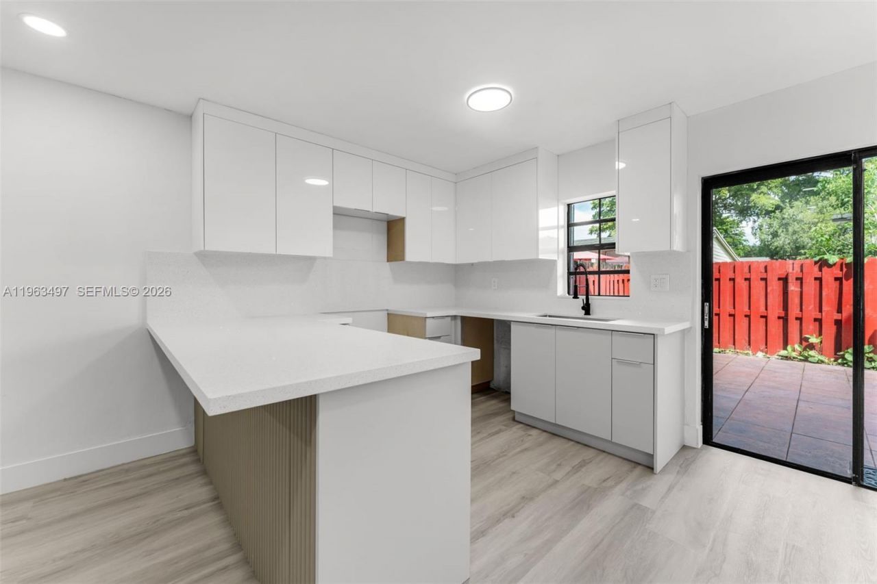 15430 SW 74th Cir Ct 506, Miami, FL 33193 Photo