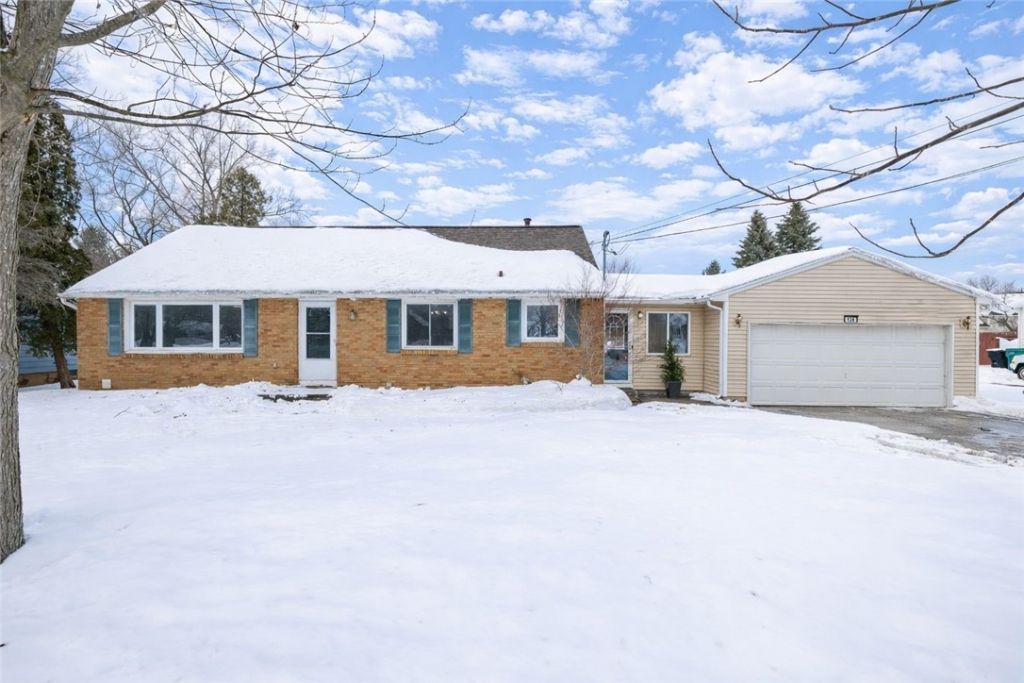 124 Mill Road, Rochester, NY 14626 Main Photo