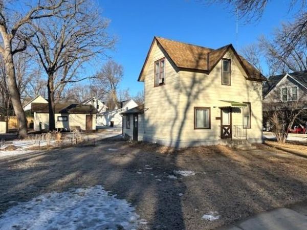 305 S 8th Street, Montevideo, MN 56265
