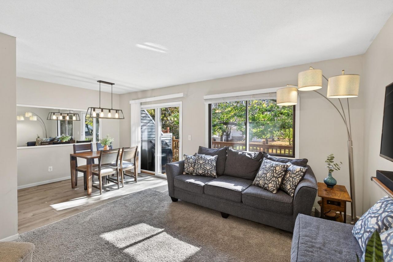 1302 Crestridge Lane N, Eagan, MN 55123 Main Photo