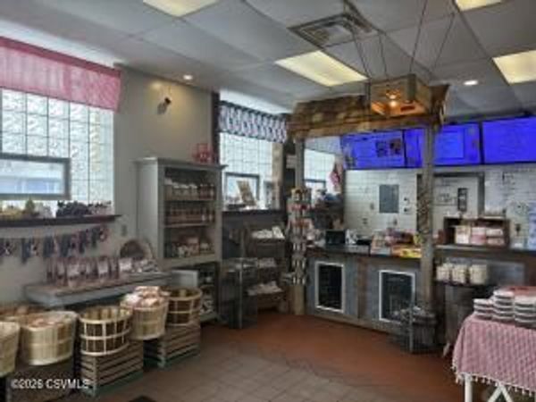 PECORA'S MILKHOUSE CREAMERY Lane, Drums, PA 18222