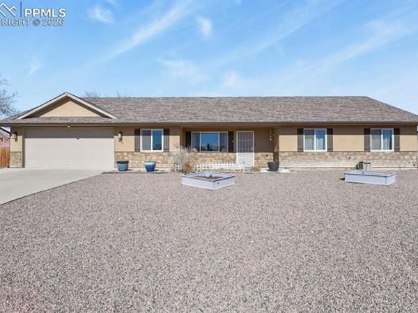 573 W Archer Plaza, Pueblo, CO 81007