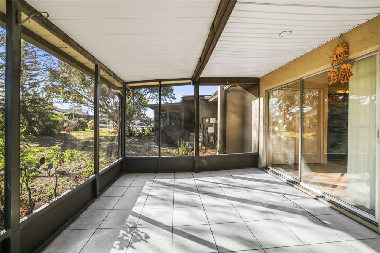 10049 88th Way, Seminole, FL 33777 Photo