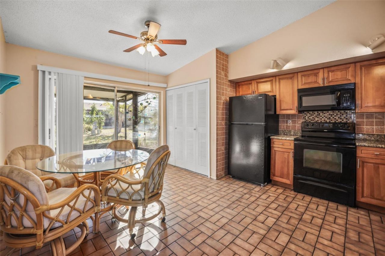 10049 88th Way, Seminole, FL 33777 Photo