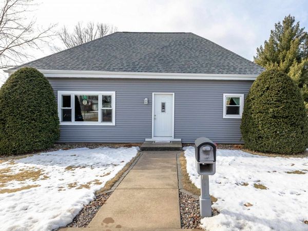 1010 N Elm Street, Platteville, WI 53818