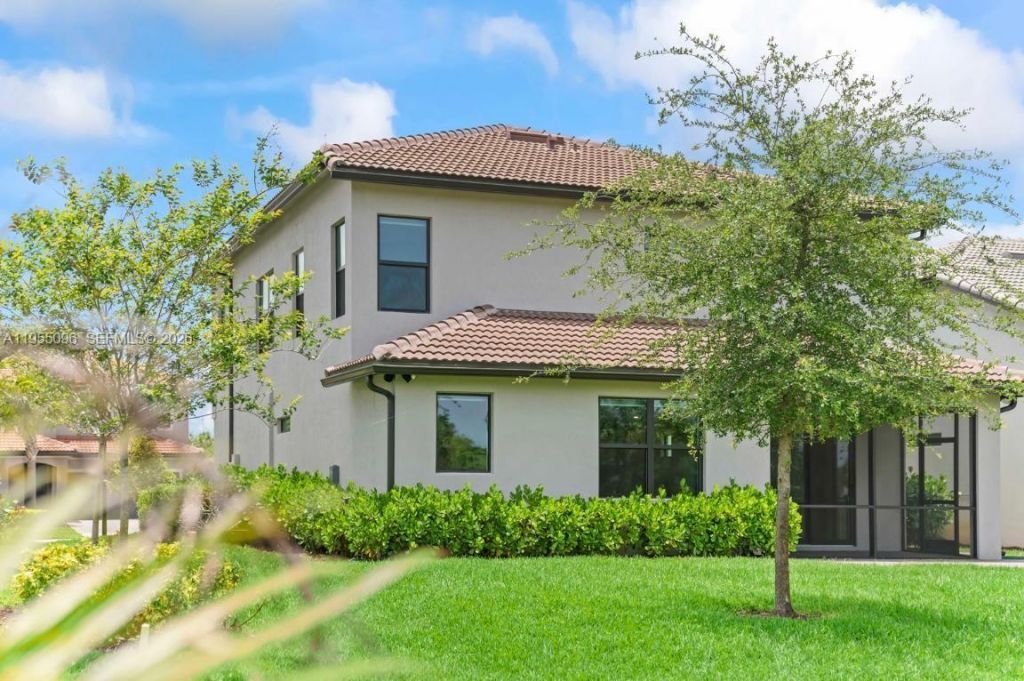 8123 NW 78th St, Tamarac, FL 33321 Photo