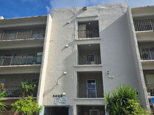 5755 W 20th Ave , Unit 312, Hialeah, FL 33012