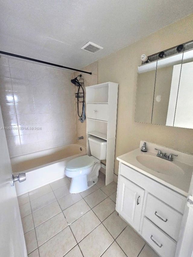 5755 W 20th Ave, Unit 312, Hialeah, FL 33012 Photo