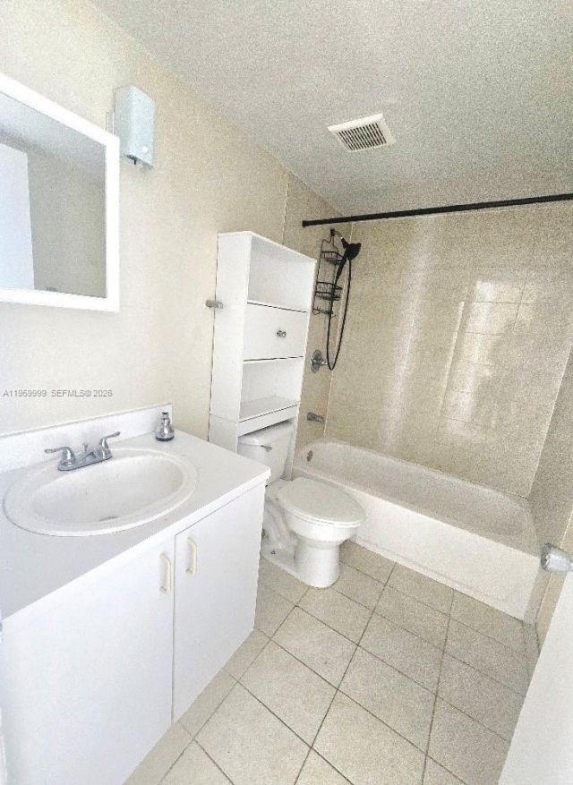 5755 W 20th Ave, Unit 312, Hialeah, FL 33012 Photo