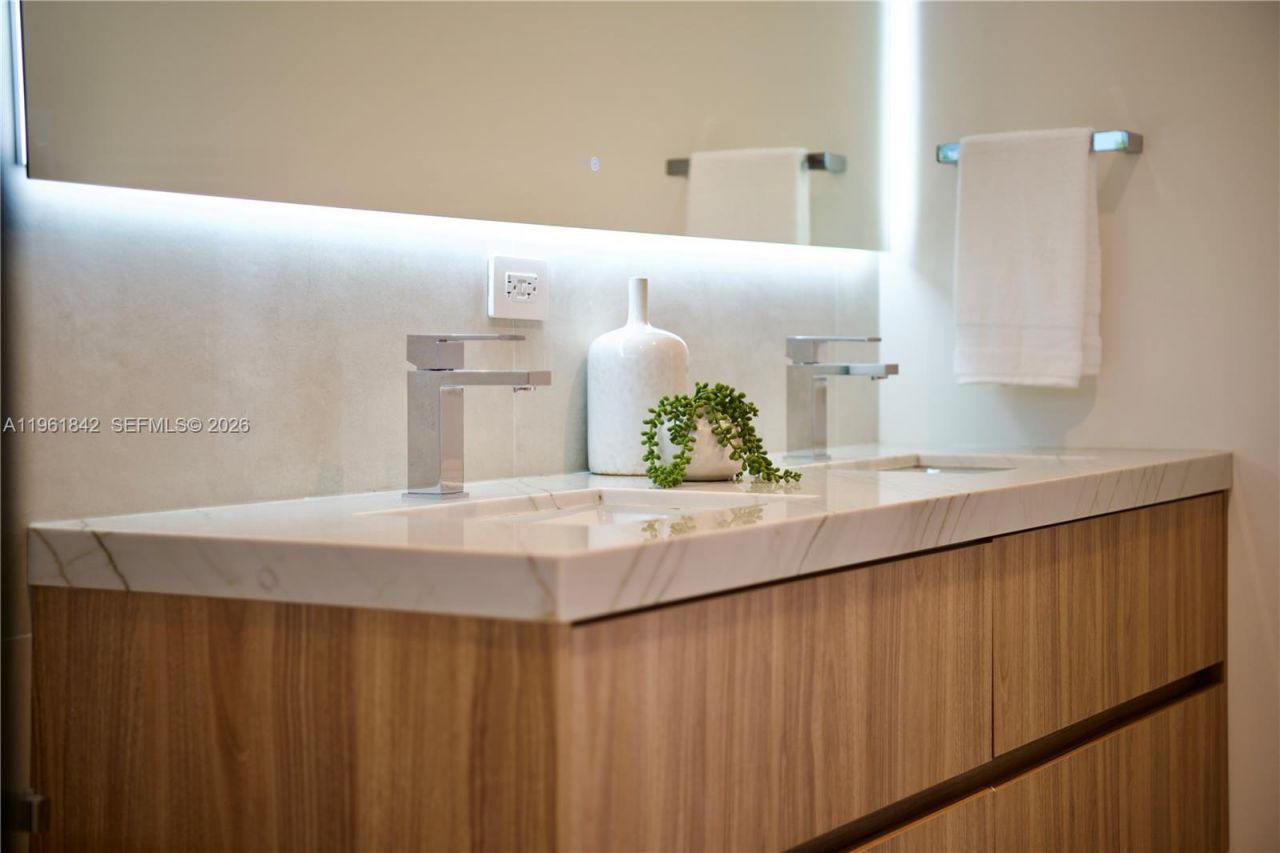 49 NW 108th St, Miami Shores, FL 33168 Photo