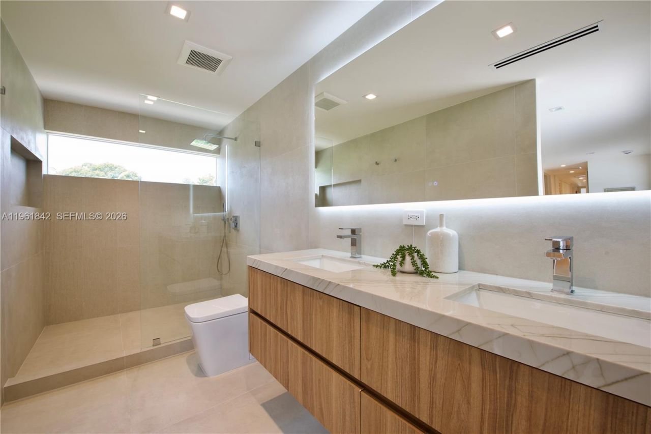 49 NW 108th St, Miami Shores, FL 33168 Photo