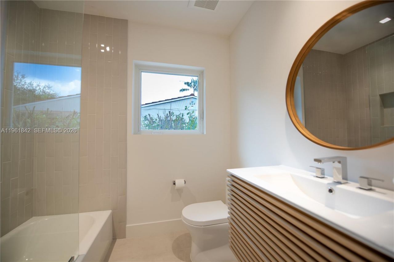 49 NW 108th St, Miami Shores, FL 33168 Photo