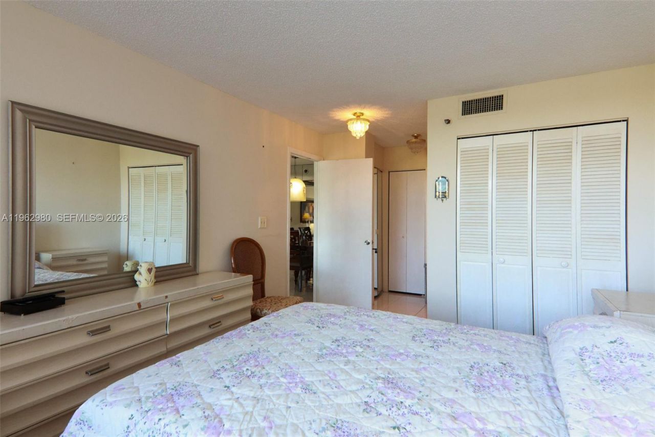 1200 Saint Charles Pl, Unit 302, Pembroke Pines, FL 33026 Photo