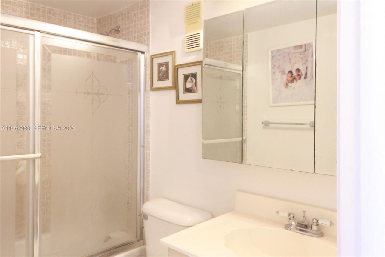 1200 Saint Charles Pl, Unit 302, Pembroke Pines, FL 33026 Photo