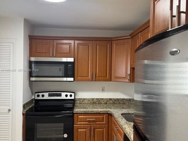 1401 NE 191st St, Unit D108, Miami, FL 33179