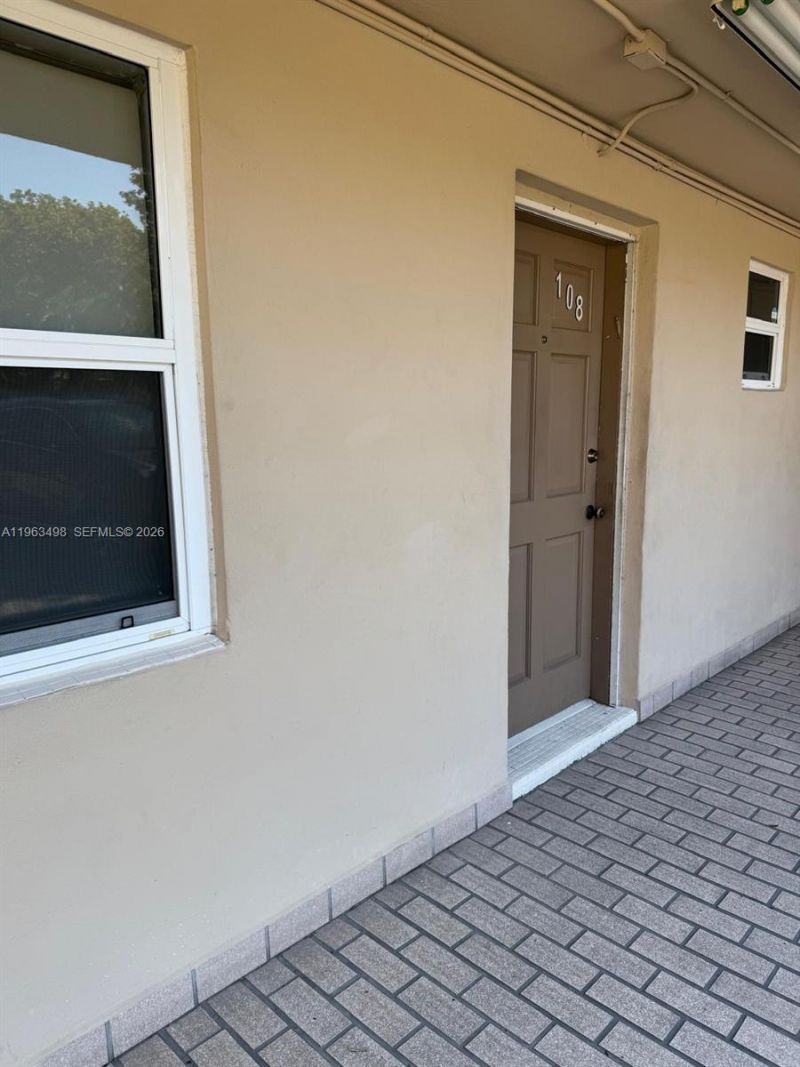 1401 NE 191st St, Unit D108, Miami, FL 33179 Photo