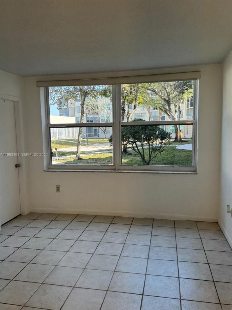 1401 NE 191st St, Unit D108, Miami, FL 33179 Photo