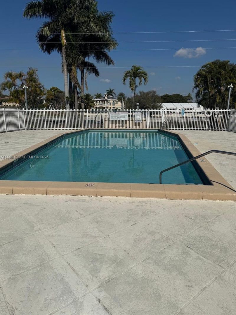 1401 NE 191st St, Unit D108, Miami, FL 33179 Photo