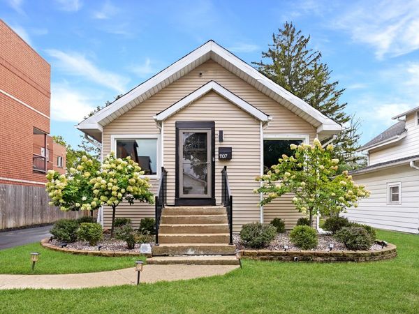 1107 E Prairie Avenue, Des Plaines, IL 60016