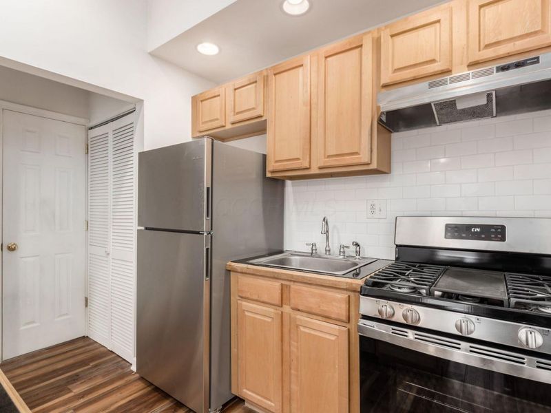 981 Highland Street, Columbus, OH 43201 Photo 10