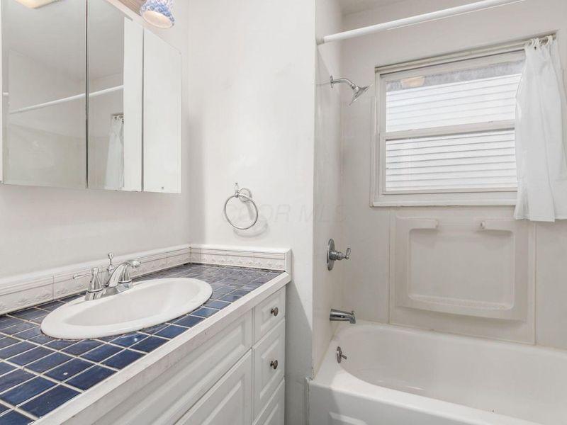 981 Highland Street, Columbus, OH 43201 Photo 11