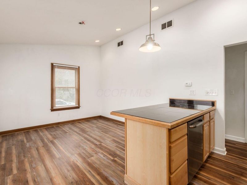 981 Highland Street, Columbus, OH 43201 Photo 5