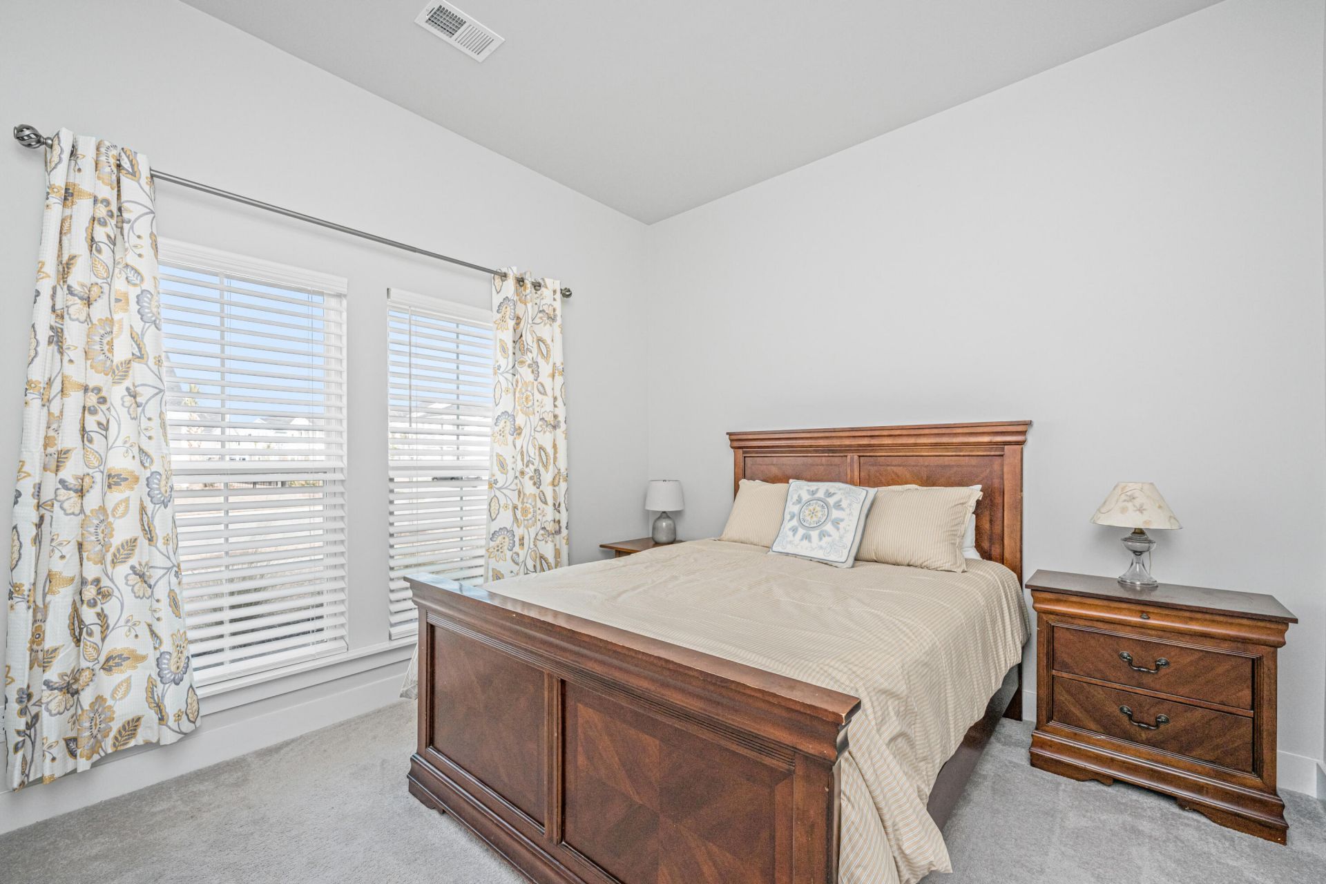 185 Denham Street Photo 13