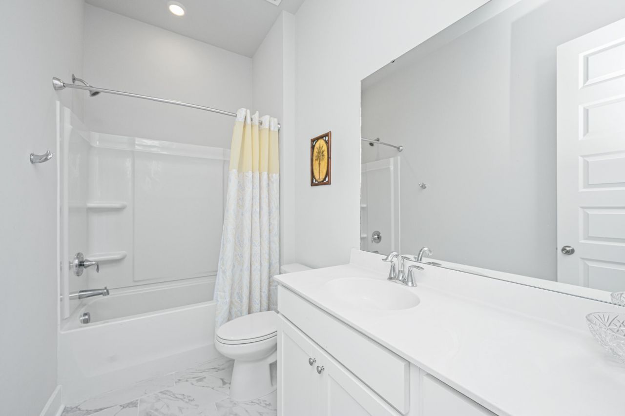 185 Denham Street Photo 15