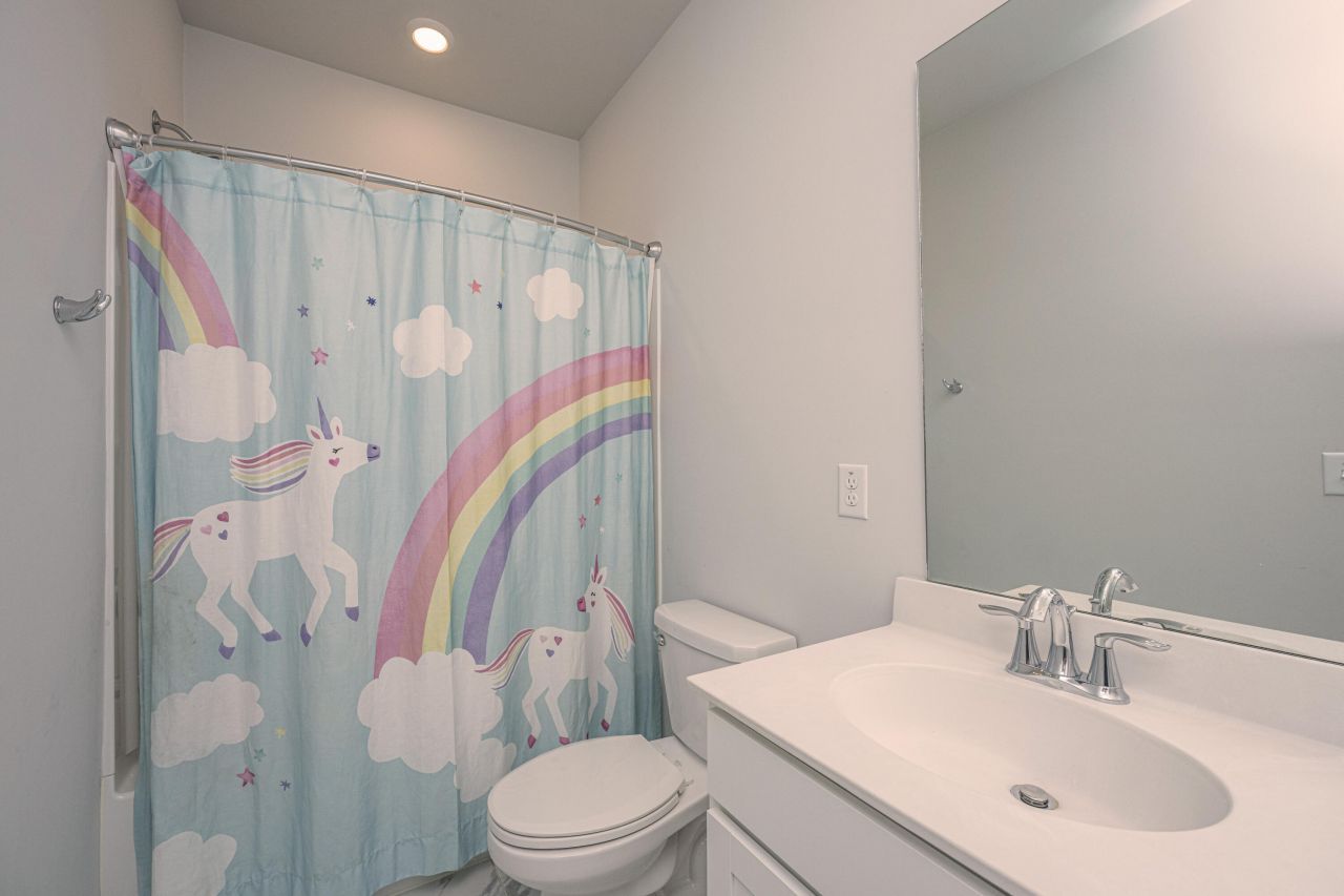 185 Denham Street Photo 20