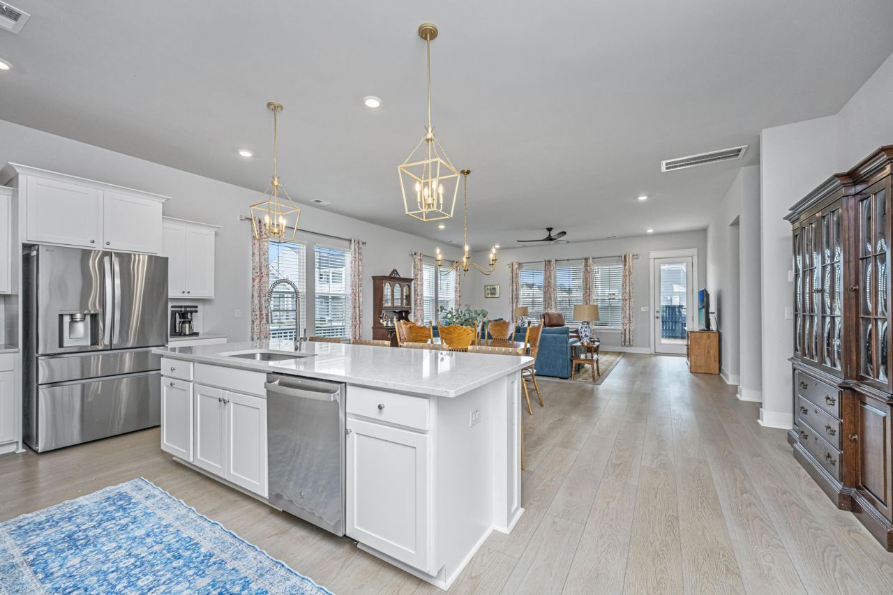 185 Denham Street Photo 6