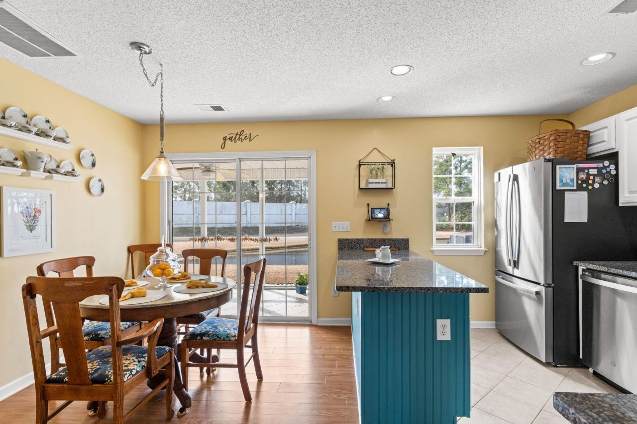 693 Wilshire Ln. Photo 14