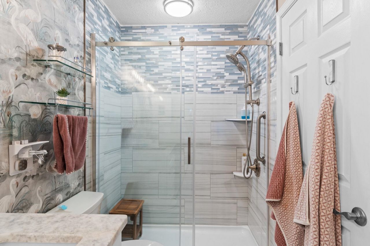 693 Wilshire Ln. Photo 17