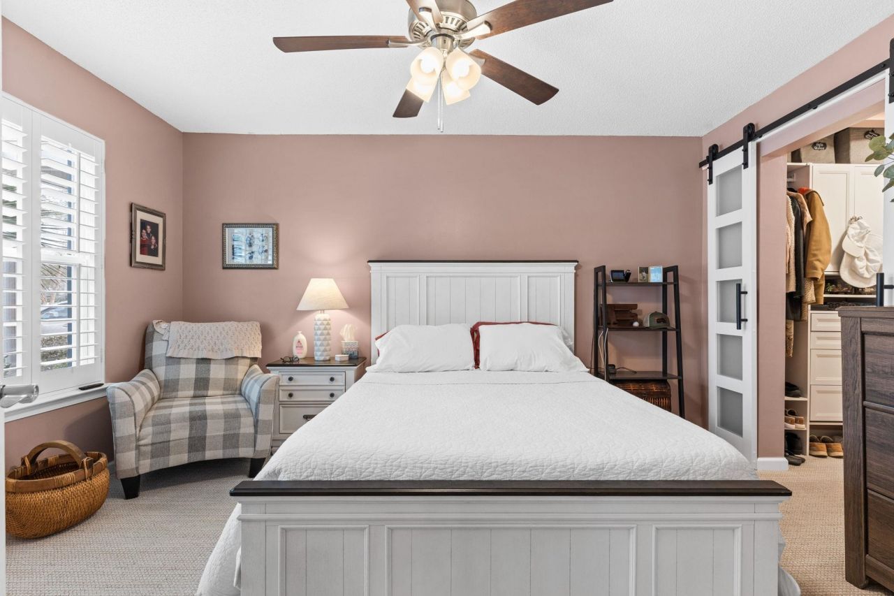 693 Wilshire Ln. Photo 22