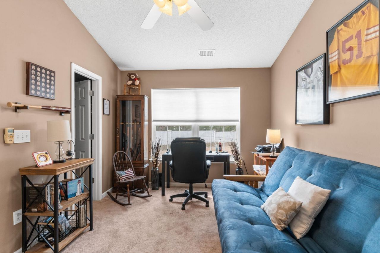 693 Wilshire Ln. Photo 24