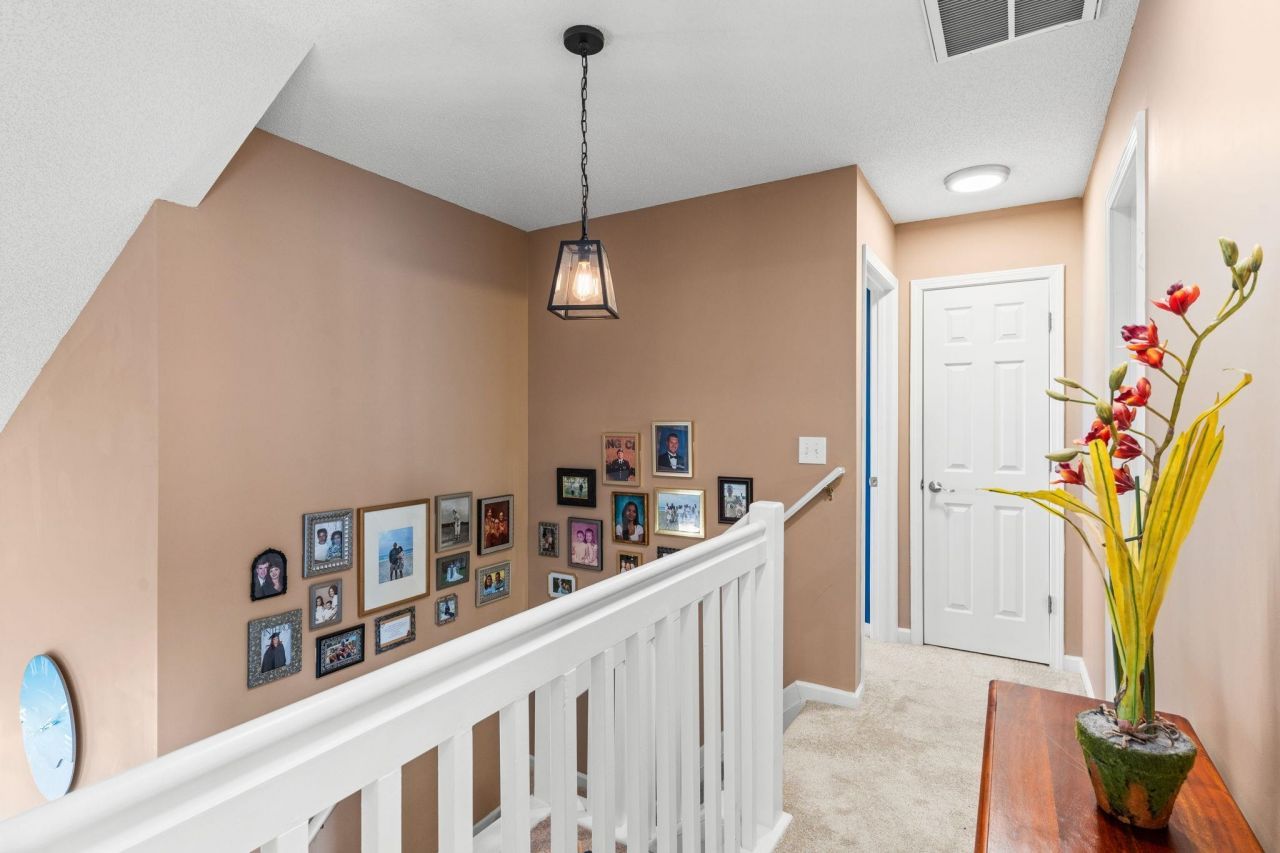 693 Wilshire Ln. Photo 29