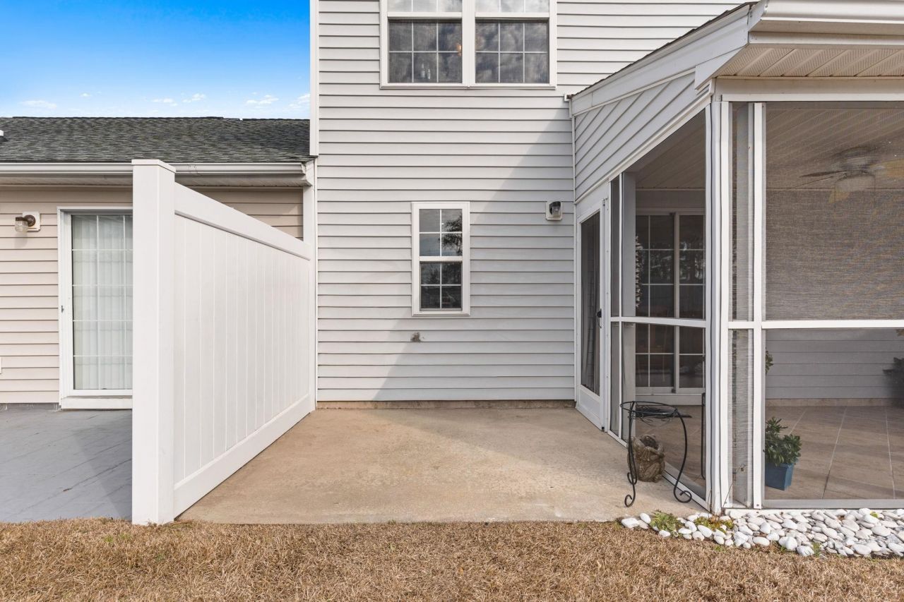 693 Wilshire Ln. Photo 33